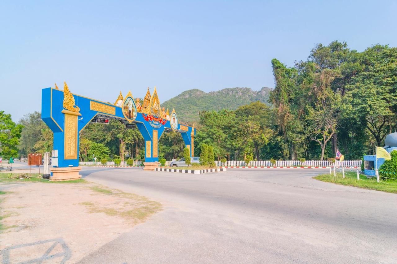 Oyo 658 Peamsook Resort Прачуап Кири Кан Екстериор снимка